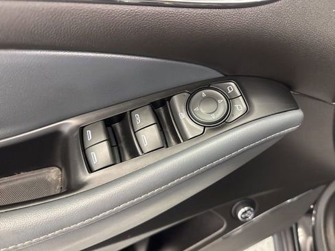 Used 2023 Buick Enclave Essence image 20