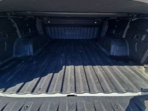 Used 2023 GMC Sierra 1500 SLT w/ SLT Convenience Package image 16