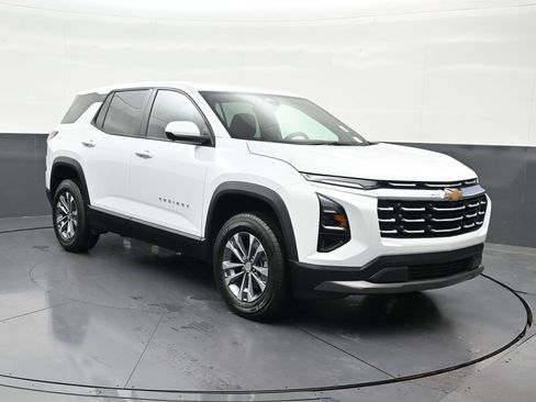 Used 2026 Chevrolet Equinox LT w/ Safety and Technology Package FWD image 7