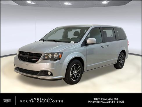 Used 2019 Dodge Grand Caravan SE FWD image 1