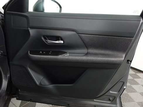 Certified 2025 Nissan Kicks SV w/ Charging Package image 53