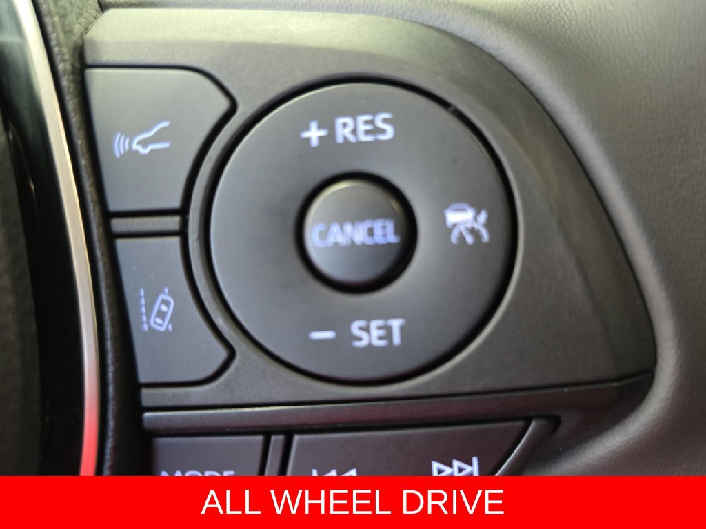 Used 2022 Toyota RAV4 XLE Premium AWD/4WD image 18