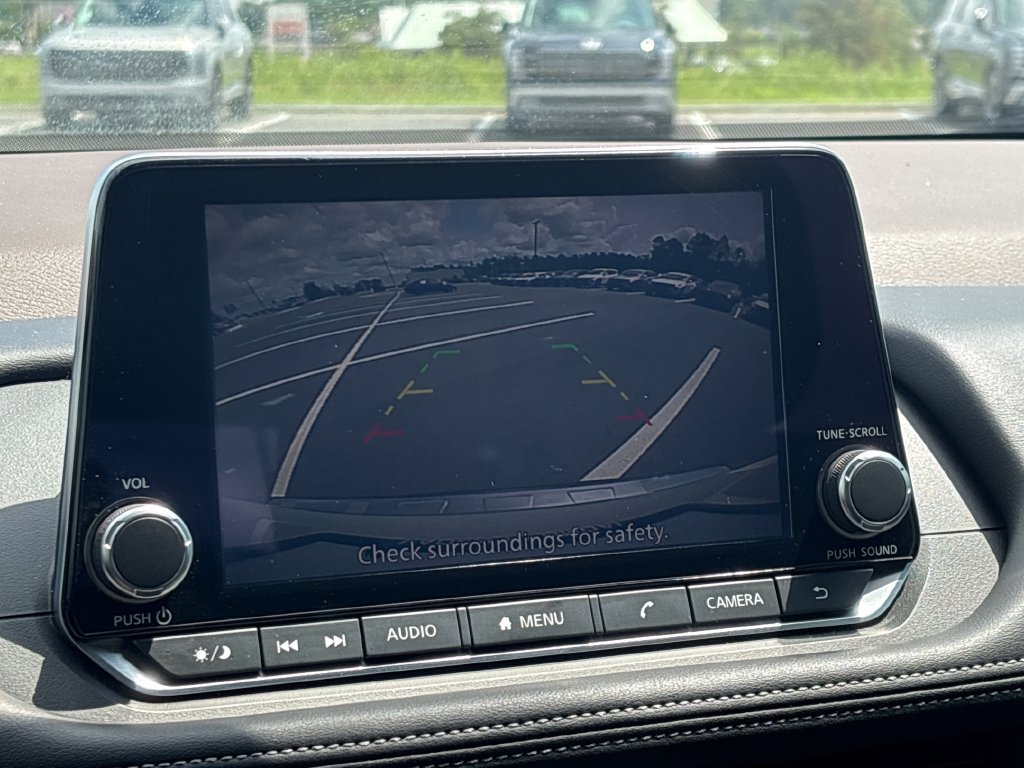 Used 2023 Nissan Rogue SV FWD image 19