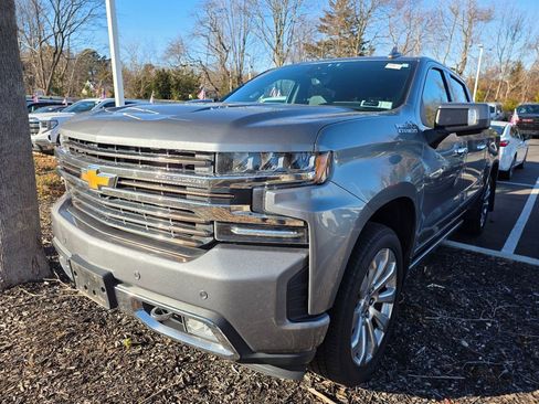 Used 2020 Chevrolet Silverado 1500 High Country w/ Technology Package image 3