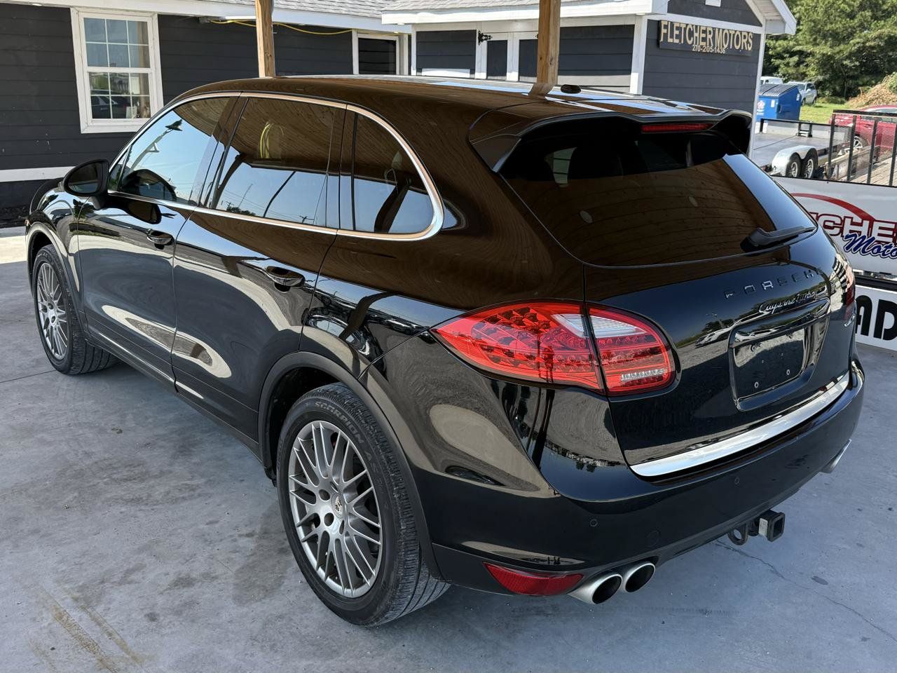 Used 2011 Porsche Cayenne Turbo AWD/4WD image 9