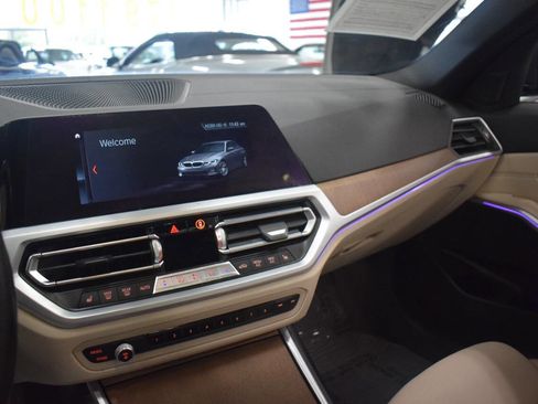 Used 2020 BMW 330i Sedan w/ M Sport Package image 38