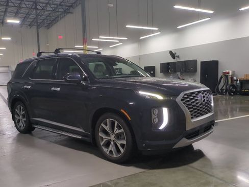 Used 2021 Hyundai Palisade Limited FWD image 3