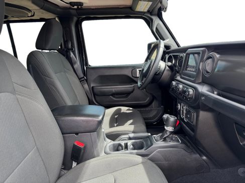 Used 2022 Jeep Gladiator Overland AWD/4WD image 23