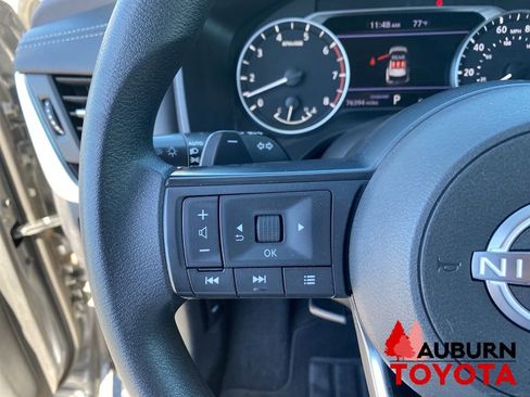 Used 2023 Nissan Rogue S FWD image 31
