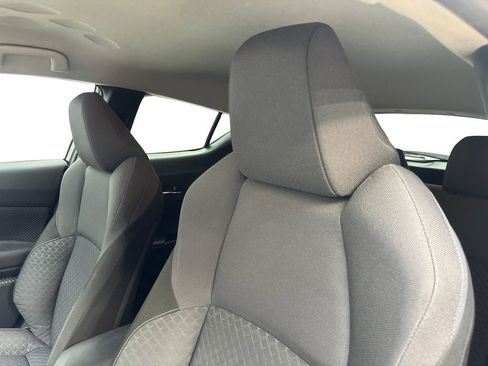 Used 2021 Toyota C-HR LE FWD image 27