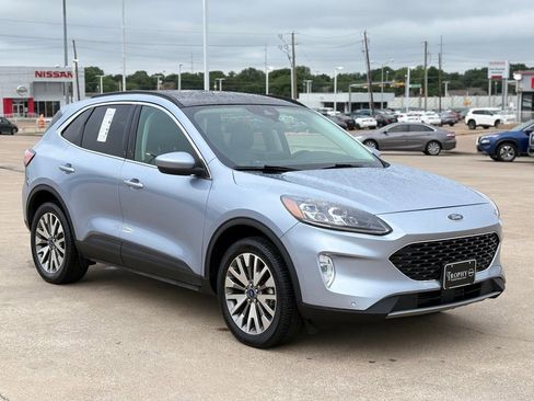 Used 2022 Ford Escape Titanium w/ Class II Trailer Tow Package AWD/4WD image 6