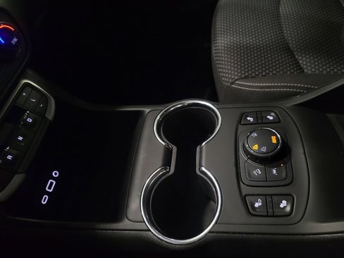 Used 2023 GMC Terrain SLE w/ Driver Convenience Package image 26