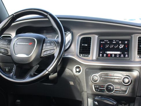 Used 2022 Dodge Charger SXT image 22
