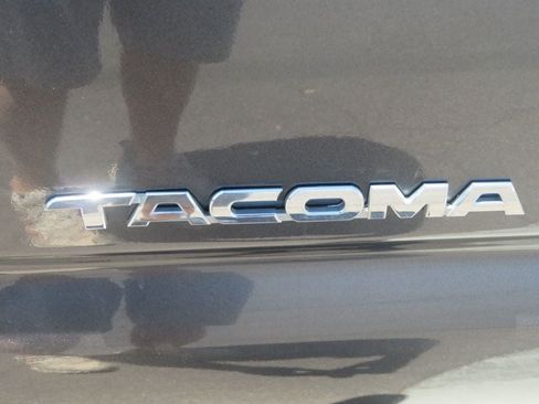 Used 2014 Toyota Tacoma 4x4 Double Cab w/ TRD Sport Package image 13