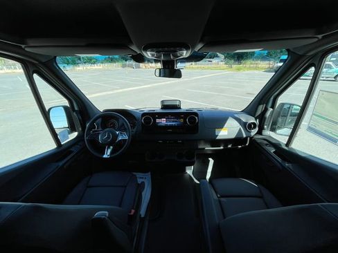 New 2026 Mercedes-Benz Sprinter 2500 image 18