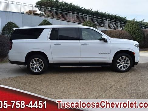 Used 2022 Chevrolet Suburban Premier image 14