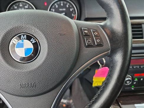 Used 2013 BMW 335i Convertible RWD image 29