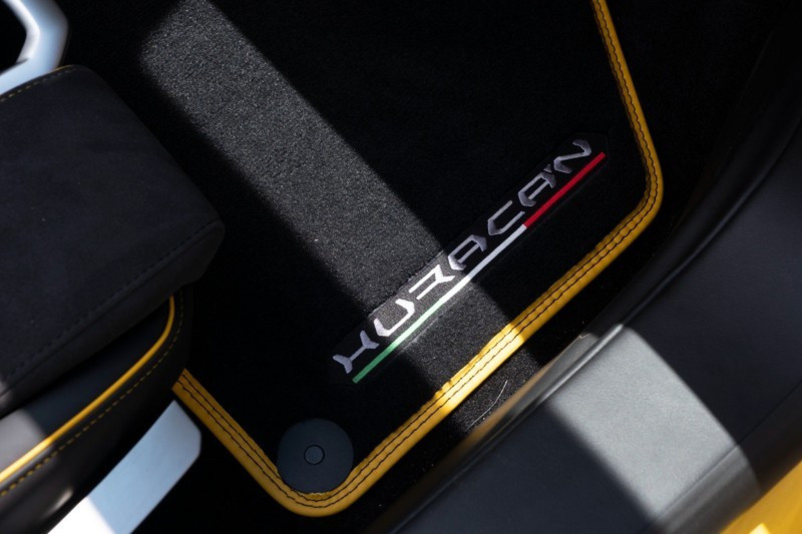 Used 2024 Lamborghini Huracan EVO AWD/4WD image 23