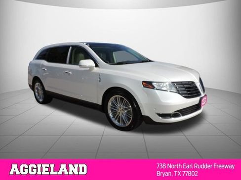 Used 2018 Lincoln MKT AWD w/ Technology Package image 3