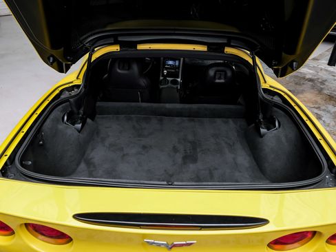 Used 2006 Chevrolet Corvette Coupe image 38