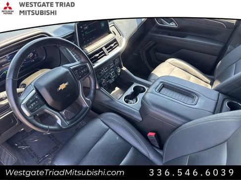 Used 2023 Chevrolet Suburban LT RWD image 7
