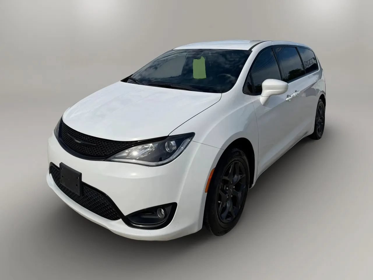 Used 2020 Chrysler Pacifica Touring w/ S Appearance Package FWD image 3
