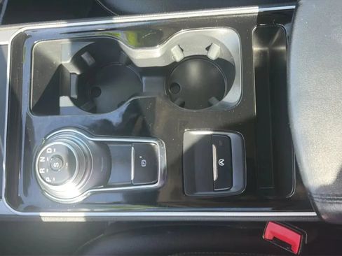 Used 2020 Ford Edge SEL FWD image 13