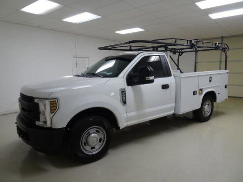 Used 2019 Ford F250 XL w/ Power Equipment Group image 3