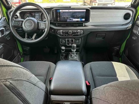 Used 2025 Jeep Wrangler Unlimited Sport AWD/4WD image 11