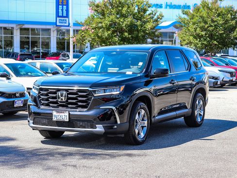 Certified 2025 Honda Pilot EX-L image 3