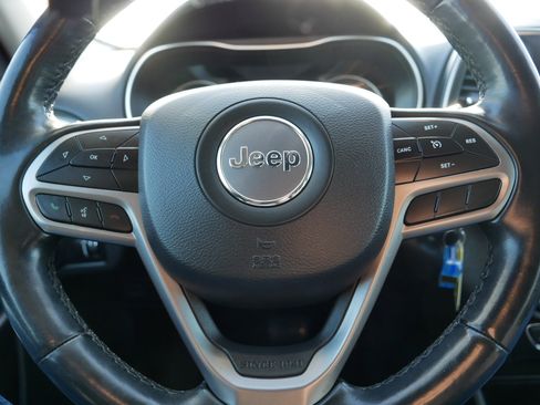 Used 2020 Jeep Cherokee Latitude w/ Cold Weather Group image 25