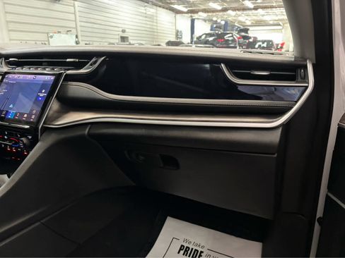 Used 2023 Jeep Grand Cherokee 4WD 4xe image 29