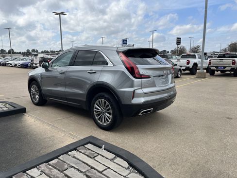 Used 2024 Cadillac XT4 Premium Luxury image 4