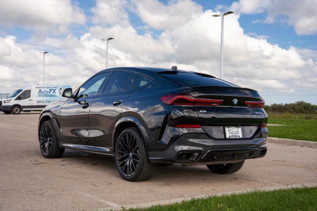 Used 2022 BMW X6 M50i w/ Premium Enhanced Package AWD/4WD image 5