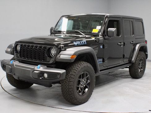 Used 2024 Jeep Wrangler Unlimited AWD/4WD image 7