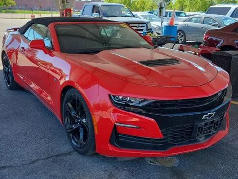 Used 2019 Chevrolet Camaro SS RWD image 2