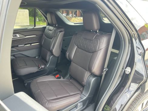 New 2026 Ford Explorer Platinum w/ LUX Leather Package AWD/4WD image 20