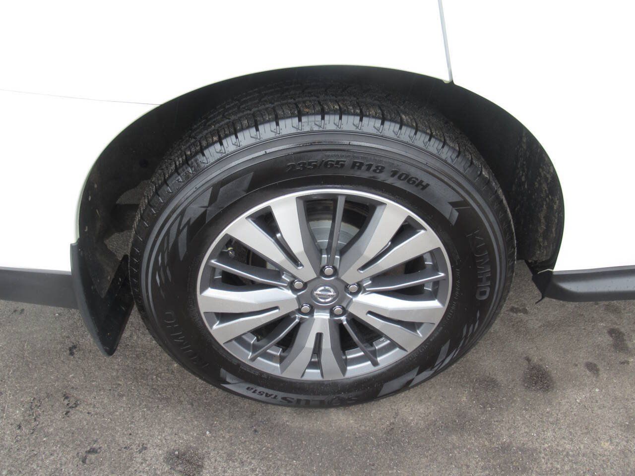 Used 2020 Nissan Pathfinder SV AWD/4WD image 6