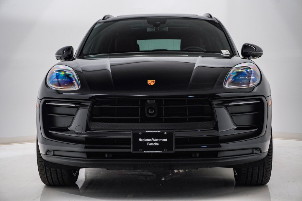 Certified 2026 Porsche Macan AWD/4WD image 6