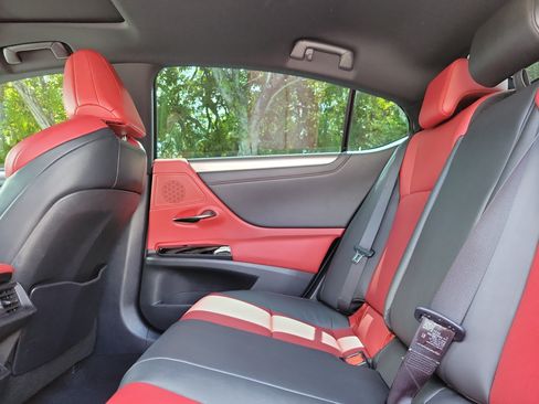 Used 2024 Lexus ES 350 F Sport w/ Accessory Package (Z2) FWD image 10