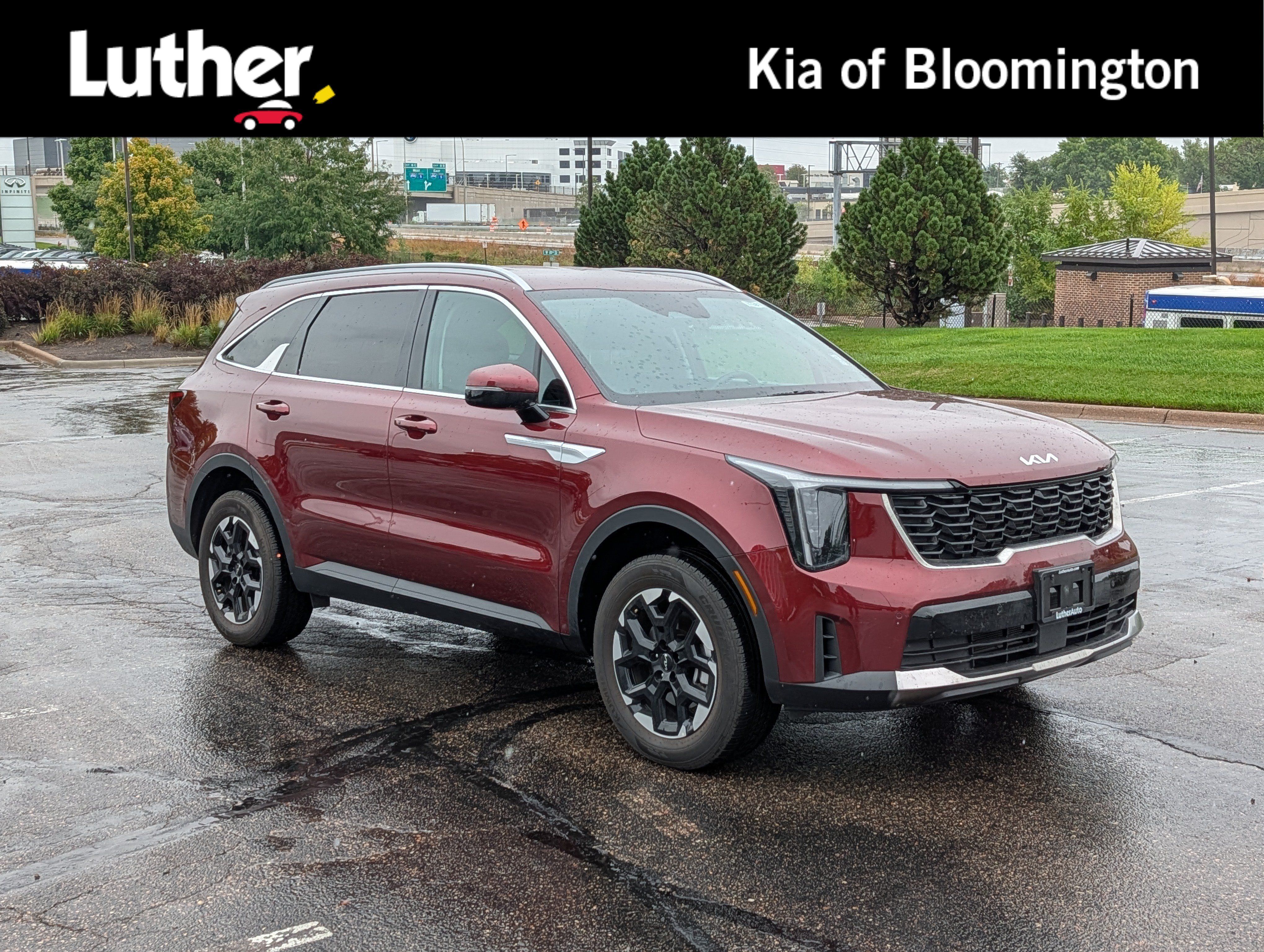 Certified 2025 Kia Sorento S AWD/4WD image 1