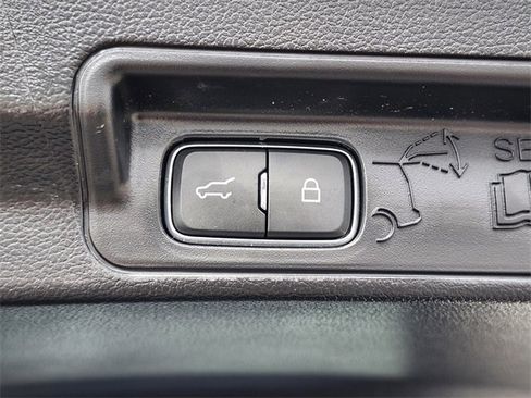 Certified 2022 Ford Explorer ST-Line w/ Class IV Trailer Tow Package image 34