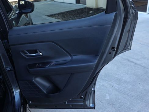 Used 2026 Nissan Kicks SV image 19