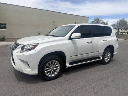 Used 2017 Lexus GX 460 Premium AWD/4WD image 3