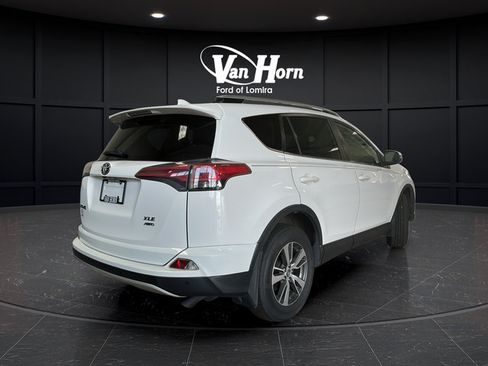 Used 2016 Toyota RAV4 XLE w/ Convenience Package AWD/4WD image 7