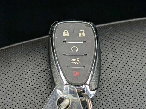 Used 2020 GMC Acadia SLT FWD image 32