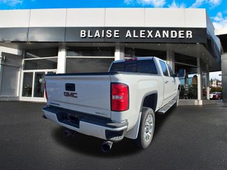 Used 2017 GMC Sierra 2500 Denali w/ Duramax Plus Package AWD/4WD video 3