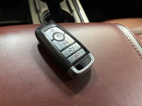 Used 2022 Ford F350 Platinum w/ FX4 Off-Road Package image 85