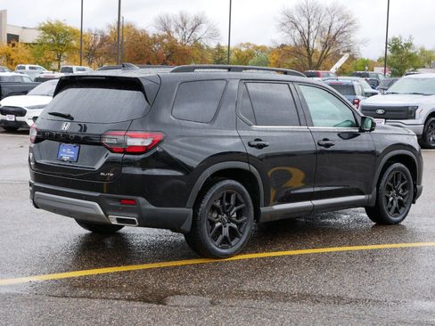 Used 2025 Honda Pilot Elite image 5