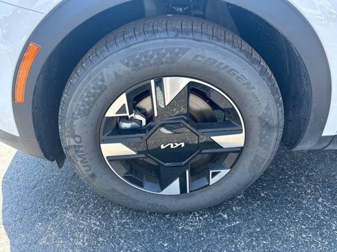 Certified 2026 Kia Sportage LX FWD image 2